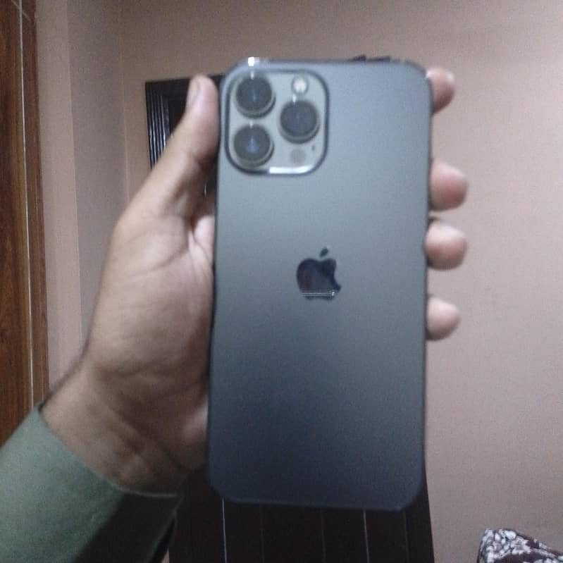 Apple iPhone 13 Pro Max 0