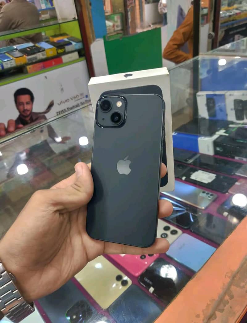 Apple iPhone 13 2