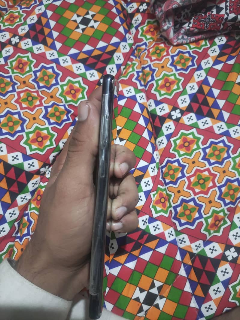 Samsung Mobile Note 8 3