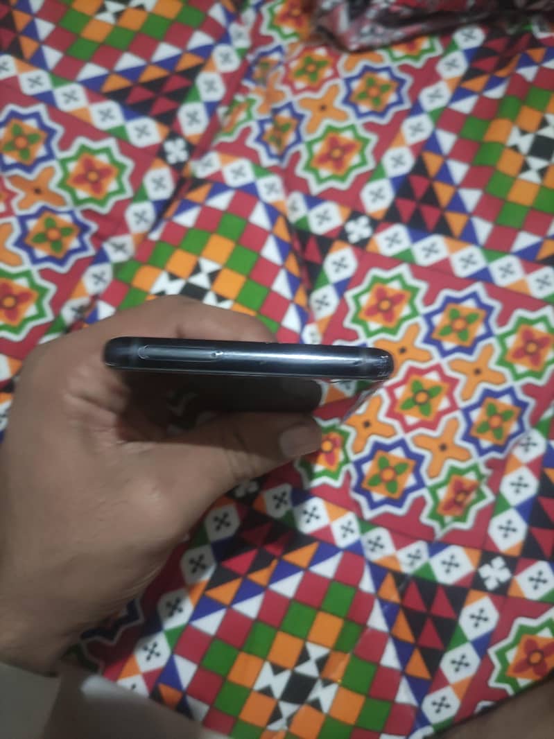 Samsung Mobile Note 8 6