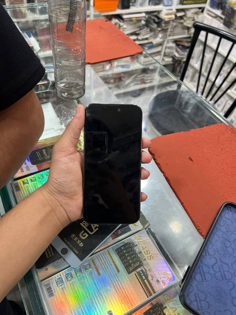 Apple iPhone 14 Pro Max 1