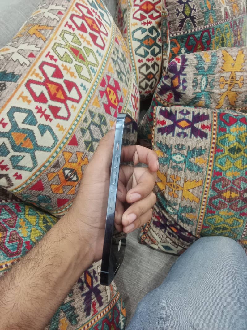 Apple iPhone 13 Pro Max 3
