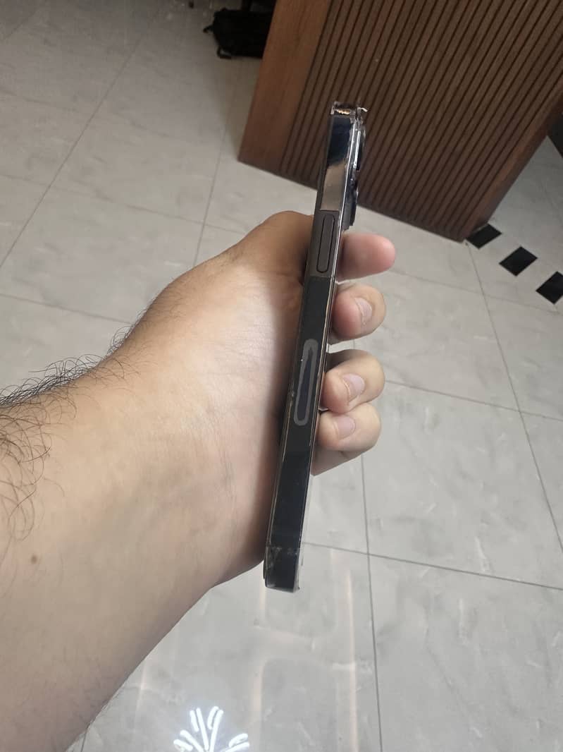 Apple iPhone 14 5