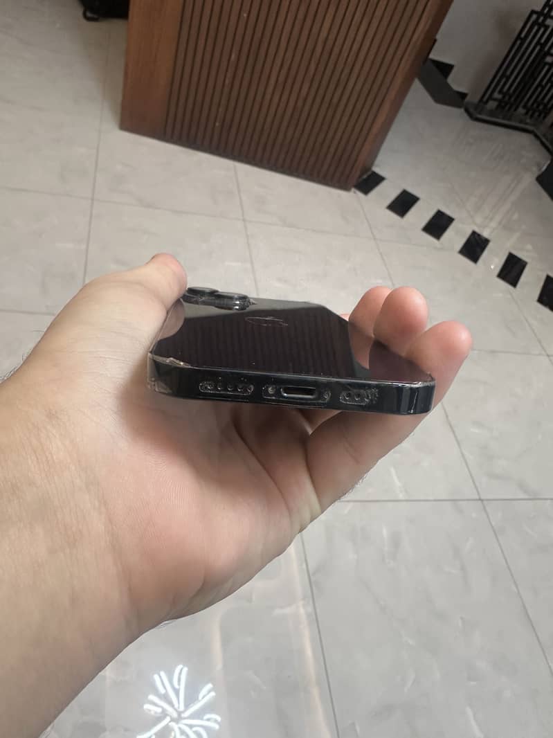 Apple iPhone 14 7