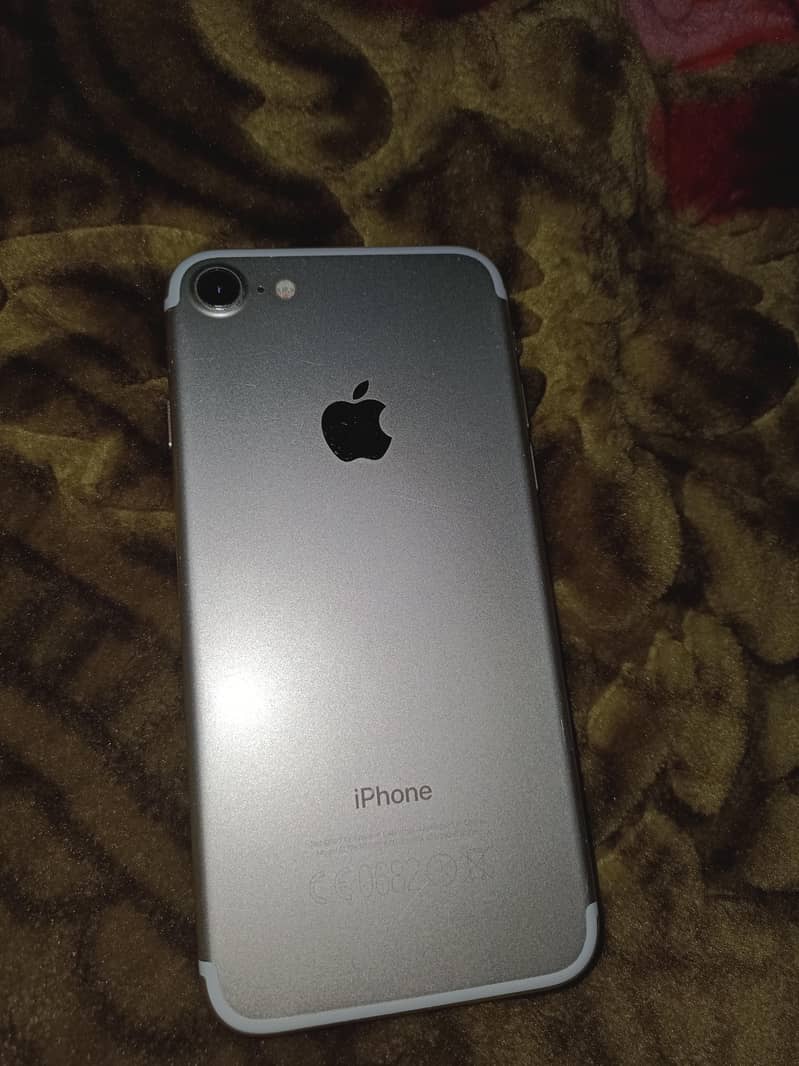 Apple iPhone 7 2