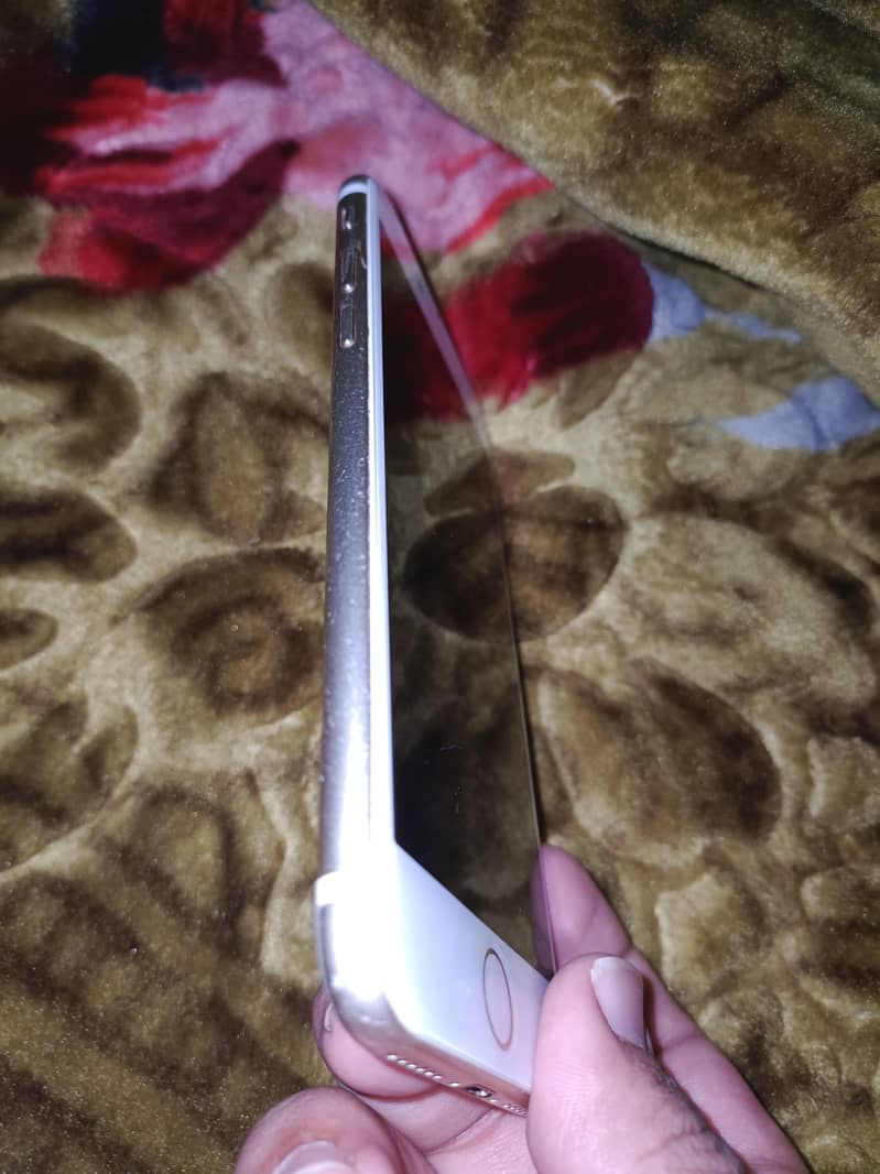 Apple iPhone 7 7