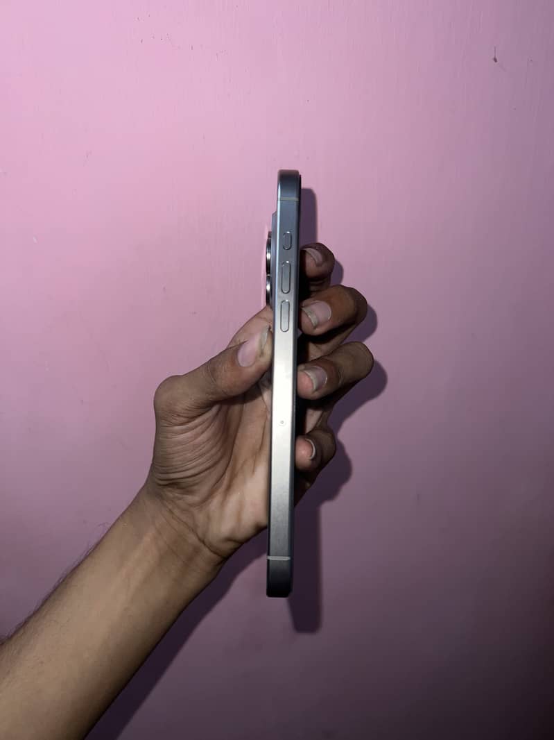 Apple iPhone 15 Pro Max 1