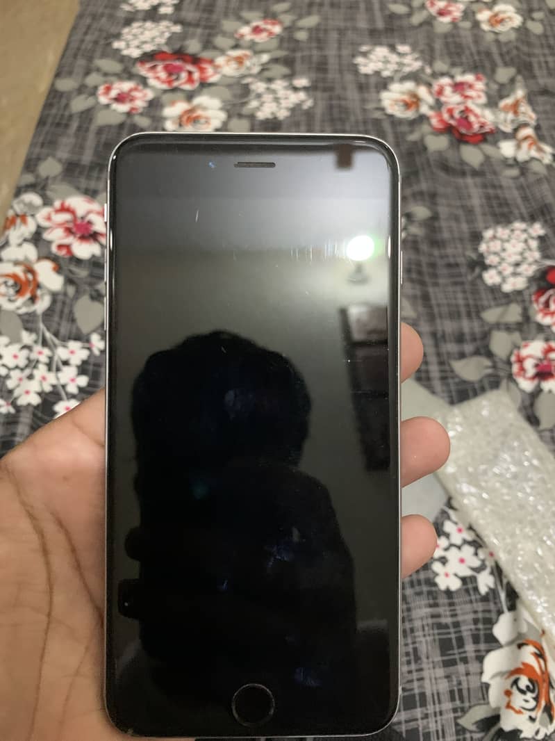 Apple iPhone 6 Plus 1