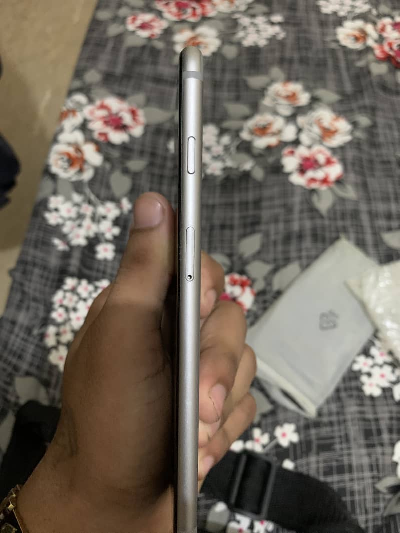 Apple iPhone 6 Plus 3