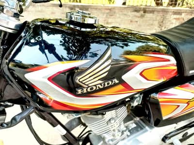 Honda CG 125 2022 Model Black Febulus Condition Gift For Lover