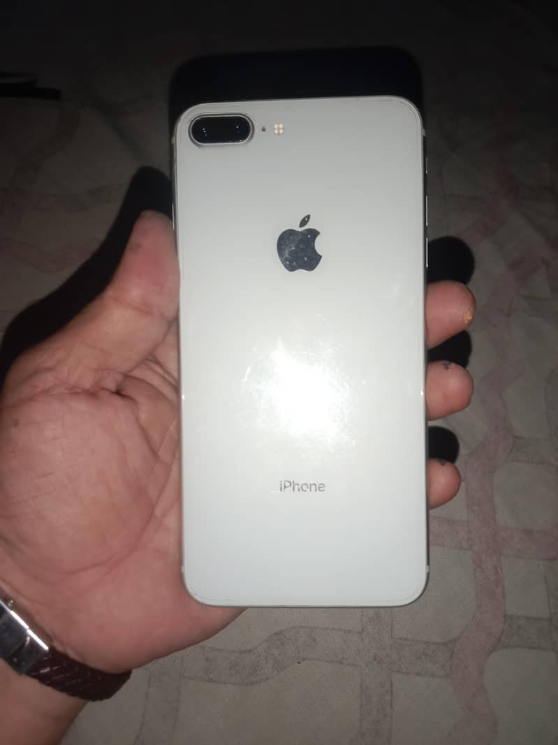 Apple iPhone 8 Plus 5