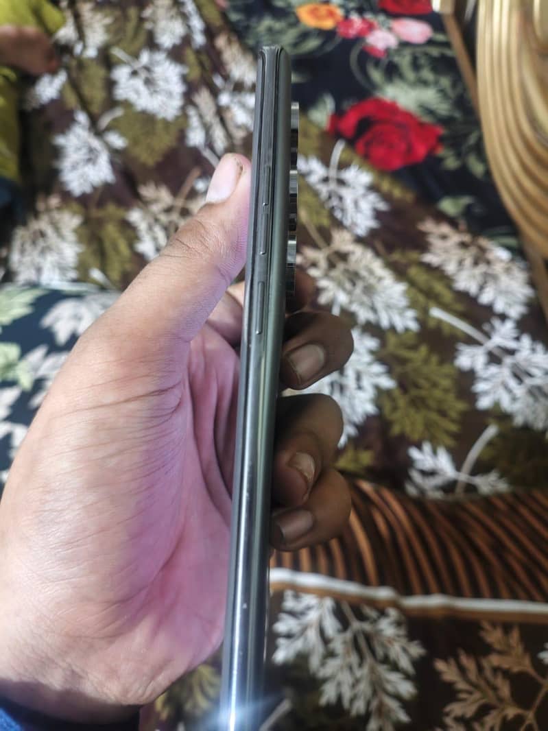 Tecno CAMON 40 Pro 1