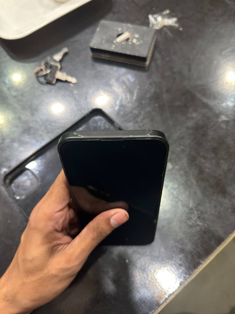 Apple iPhone 15 plus 3