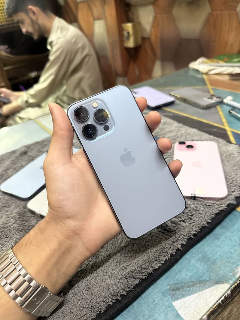 Apple iPhone 13 Pro 0