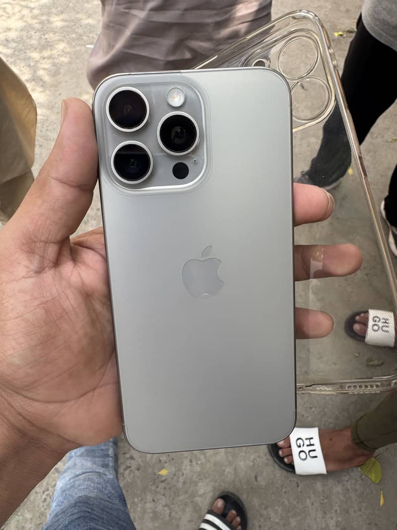 Apple iPhone 15 Pro Max 0