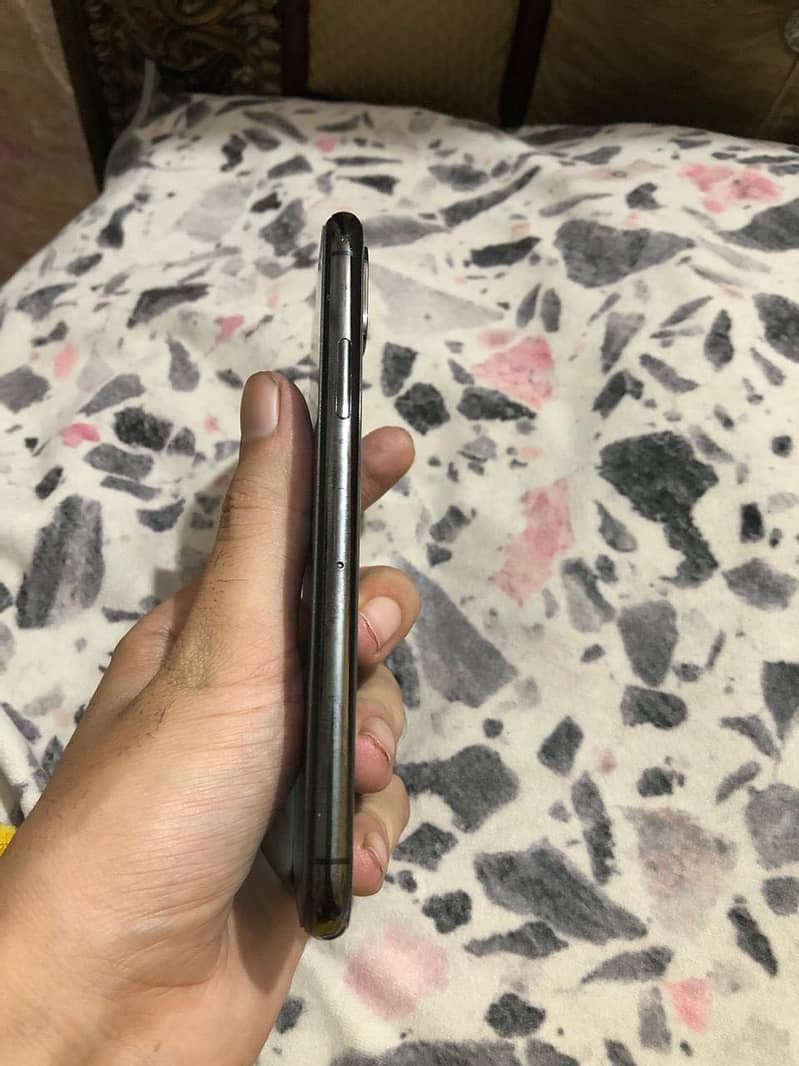 Apple iPhone X 0