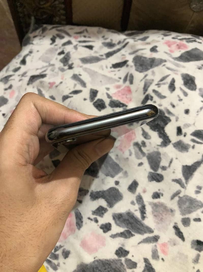 Apple iPhone X 2