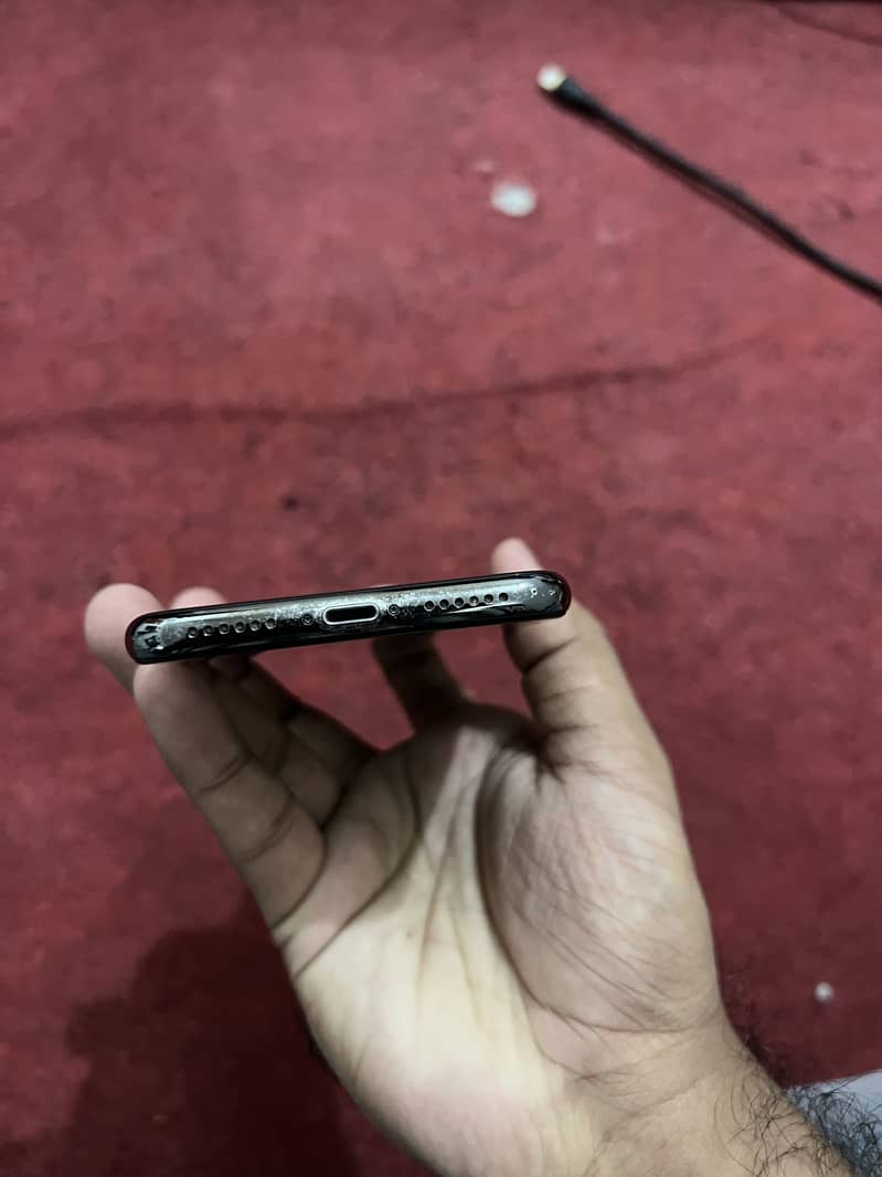 Apple iPhone X 3