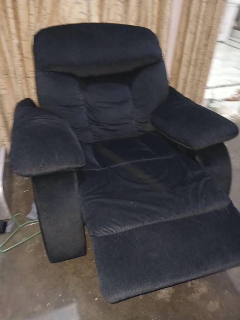 recliner single sofa 1