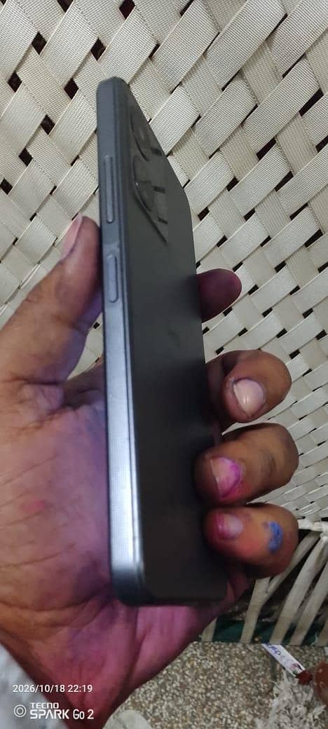 HMD Aura 2 7