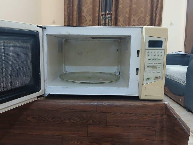 Microwave 3