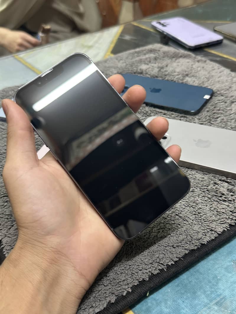 Apple iPhone 13 Pro 4