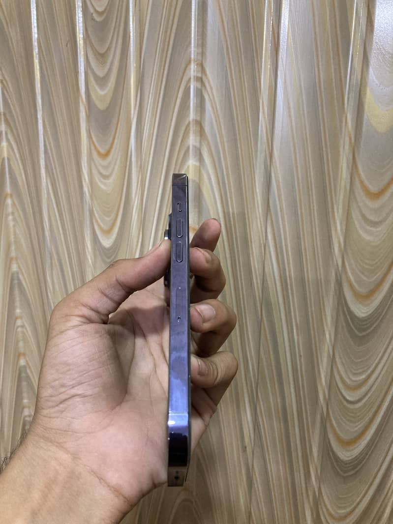 Apple iPhone 14 Pro 1