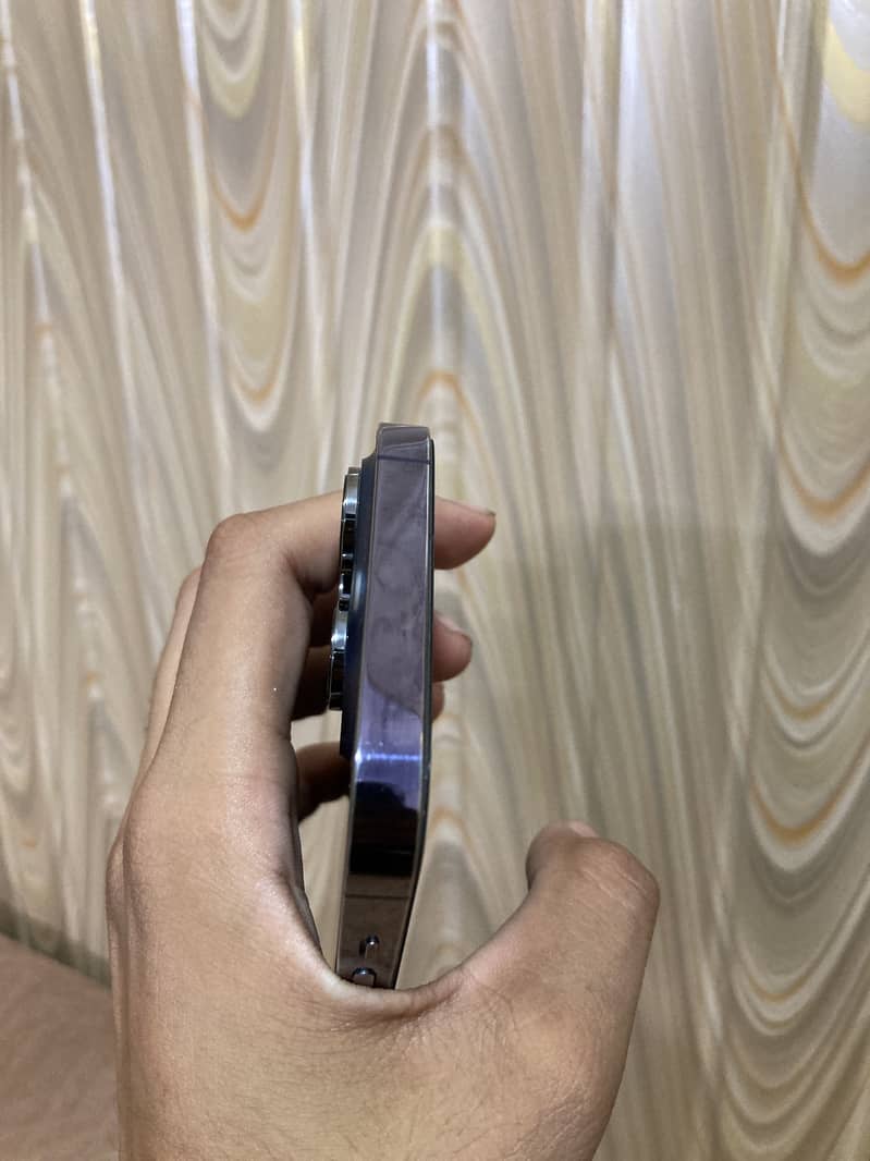 Apple iPhone 14 Pro 2