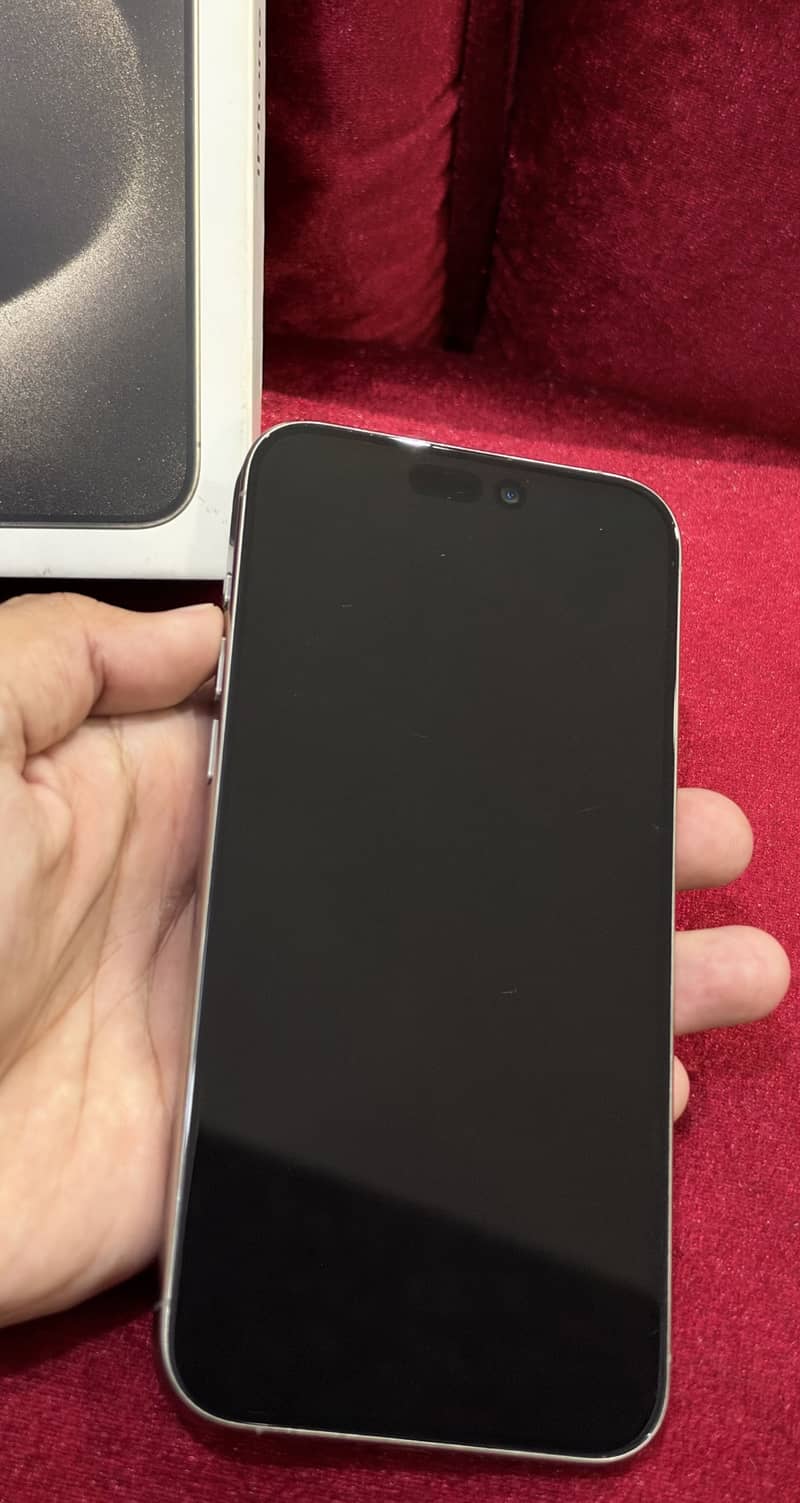 Apple iPhone 15 Pro Max 1