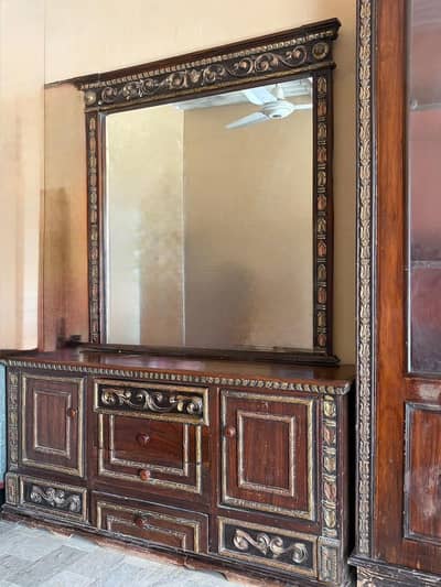 dressing table , divider, side tables