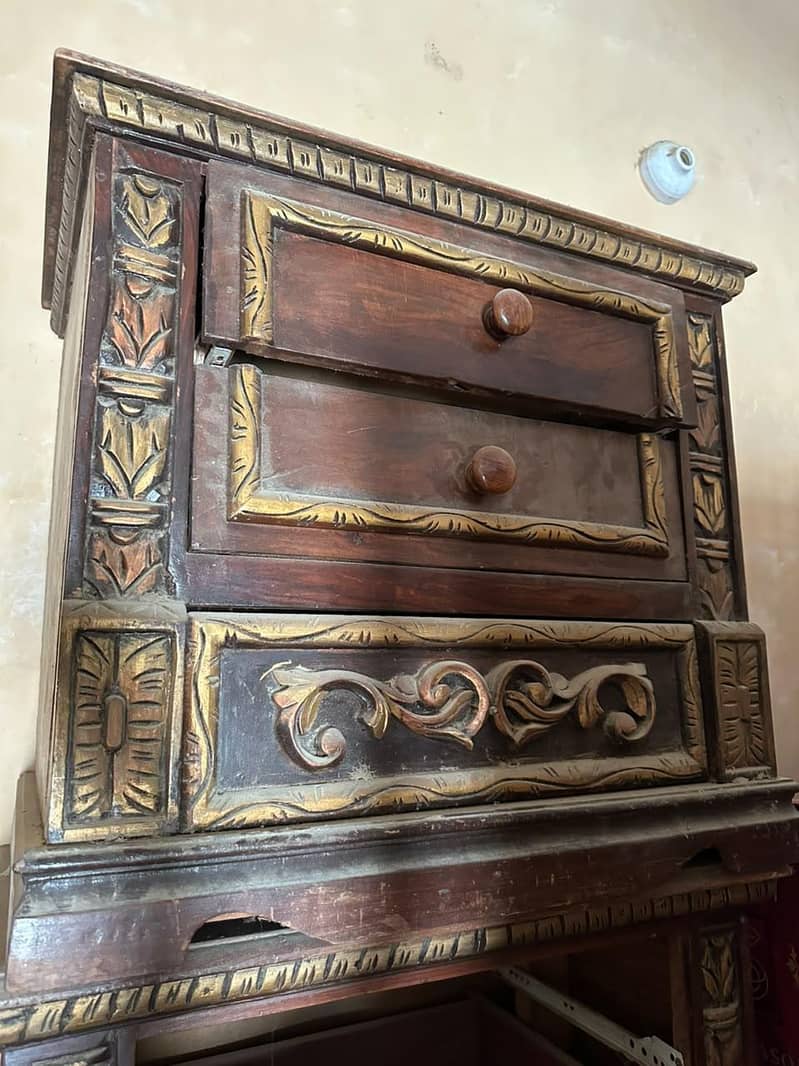 dressing table , divider, side tables 2