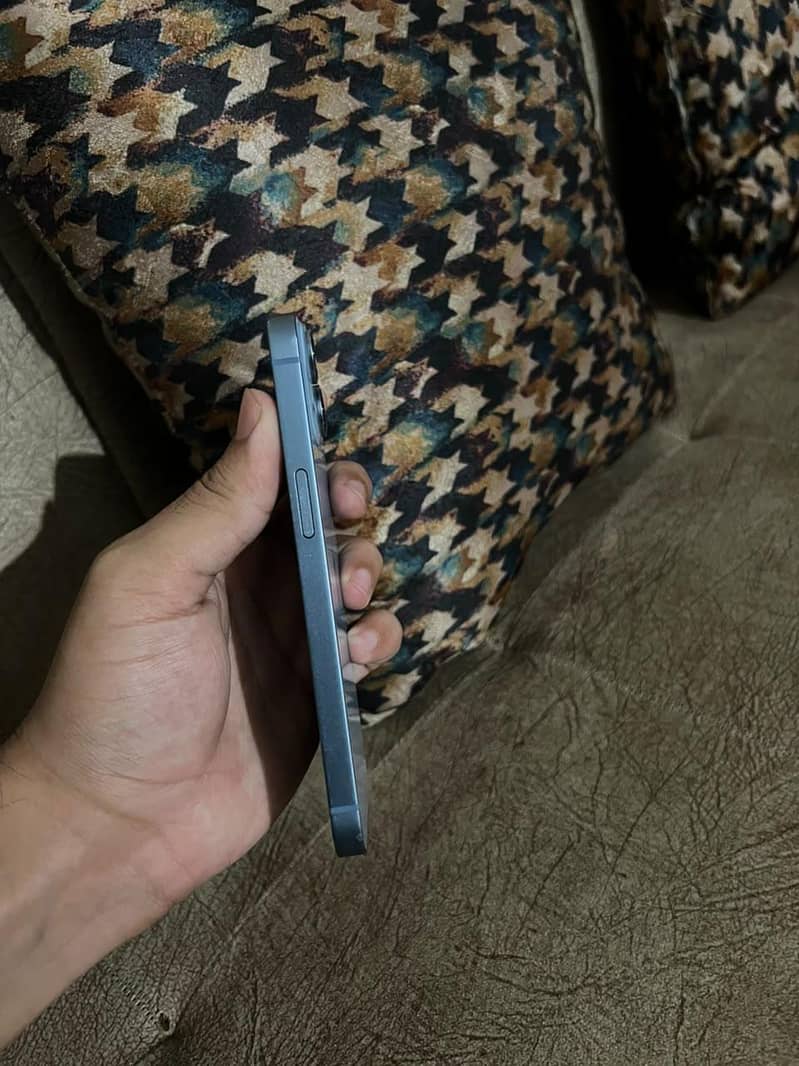 Apple iPhone 14 4