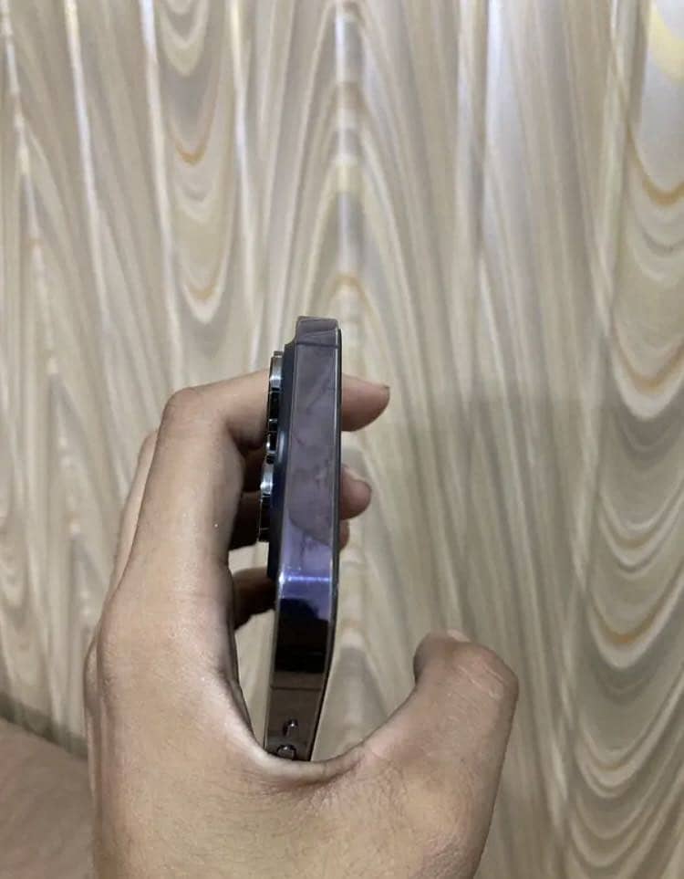 Apple iPhone 14 Pro 2