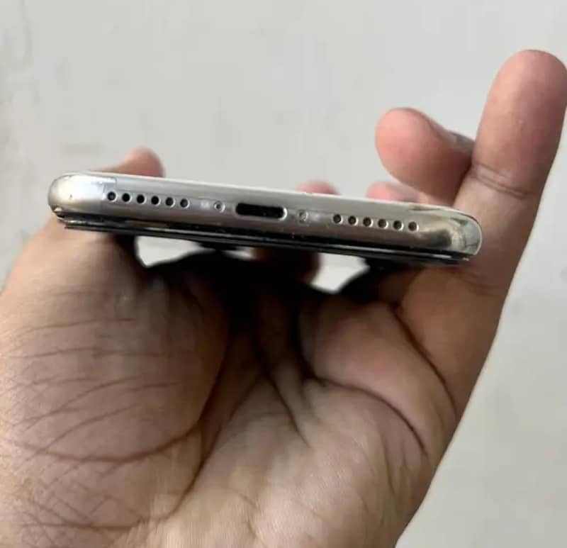Apple iPhone X 3