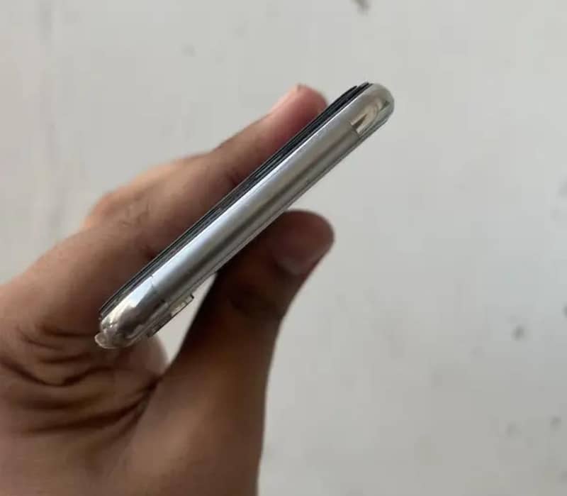 Apple iPhone X 5