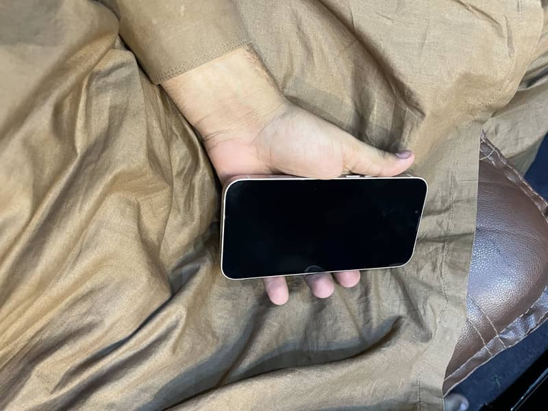 Apple iPhone 13 3