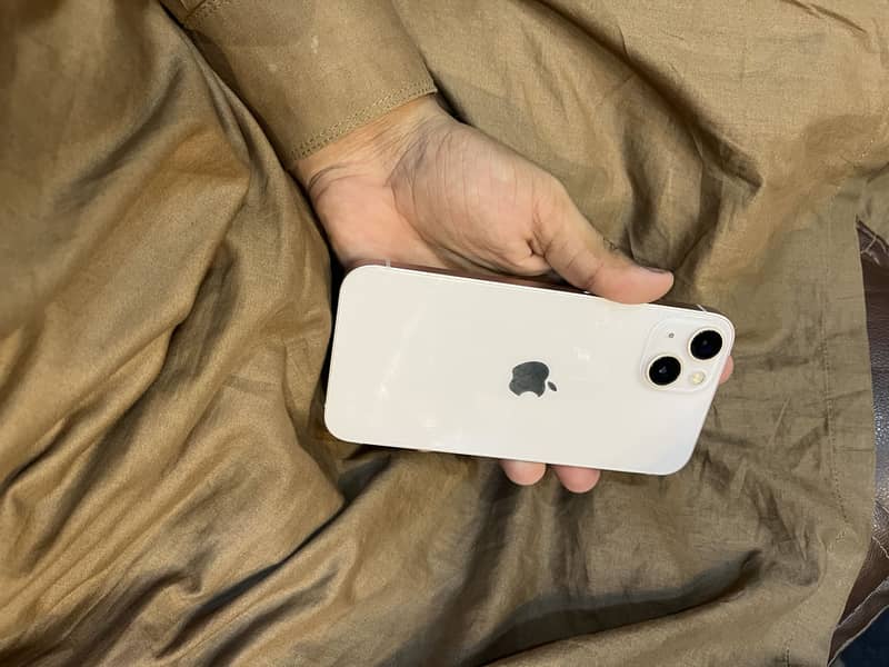 Apple iPhone 13 5