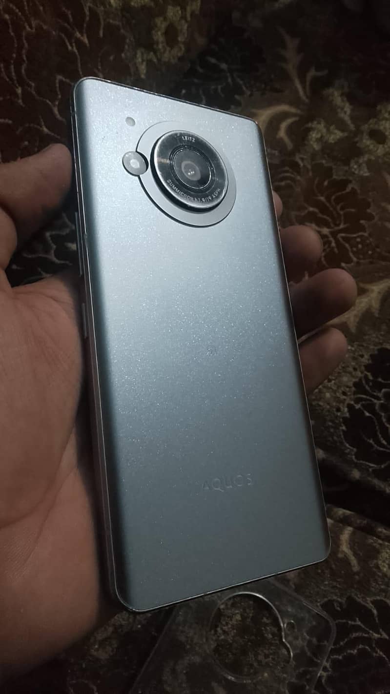 Sharp Aquos Sense7 plus 4