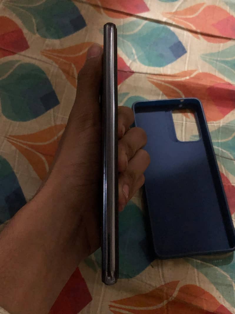 Samsung Mobile A72 7