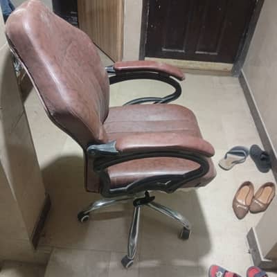 Premium Executive Office Chair for Sale – Brown Leather