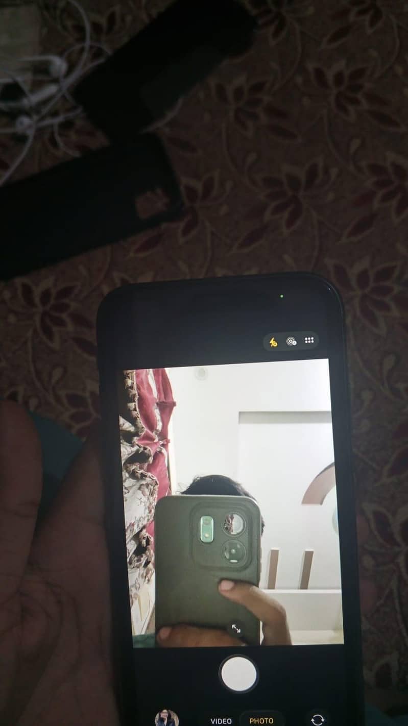 Apple iPhone 11 4