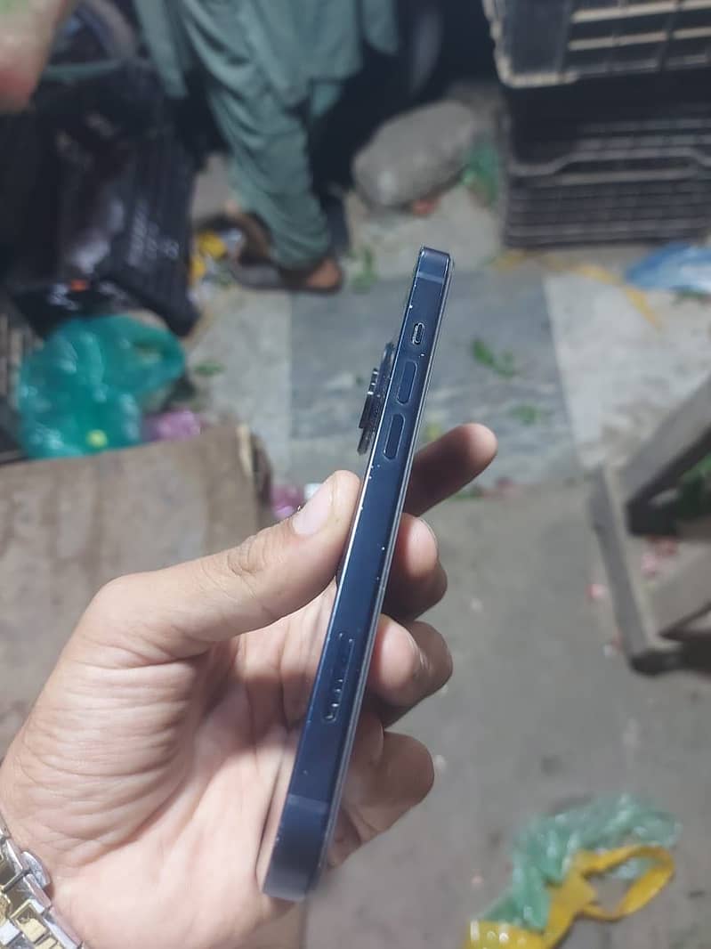 Apple iPhone 13 1