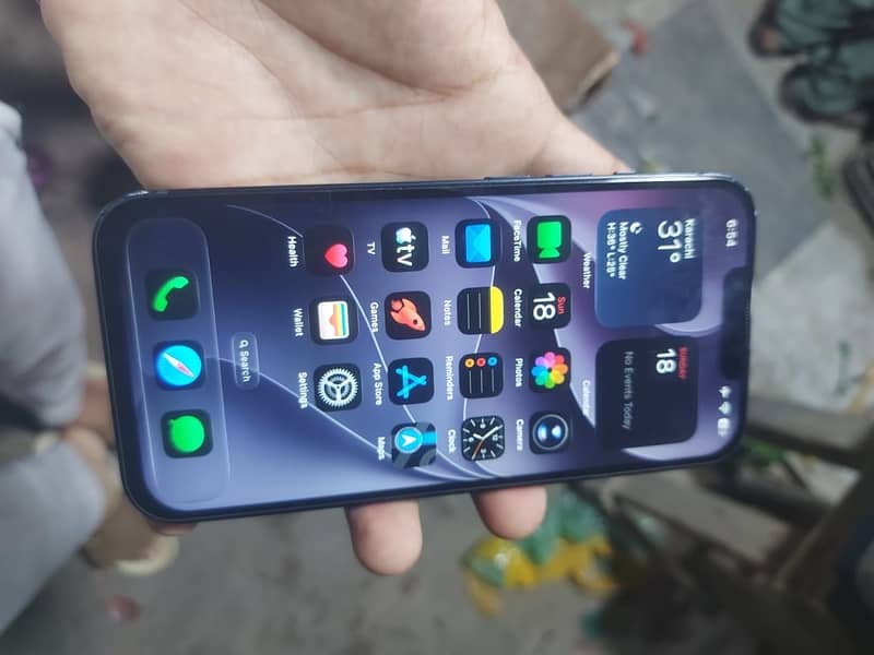 Apple iPhone 13 4