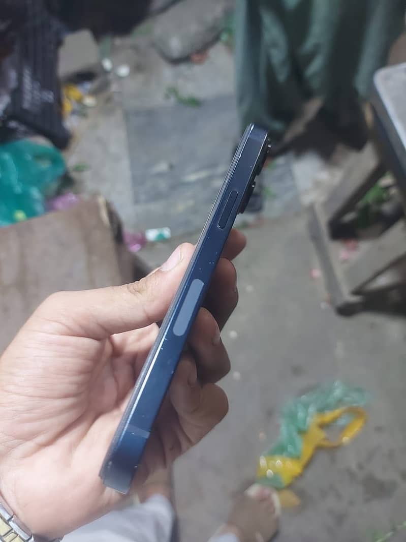 Apple iPhone 13 14