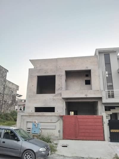 5 marla single unit gray structure for sale