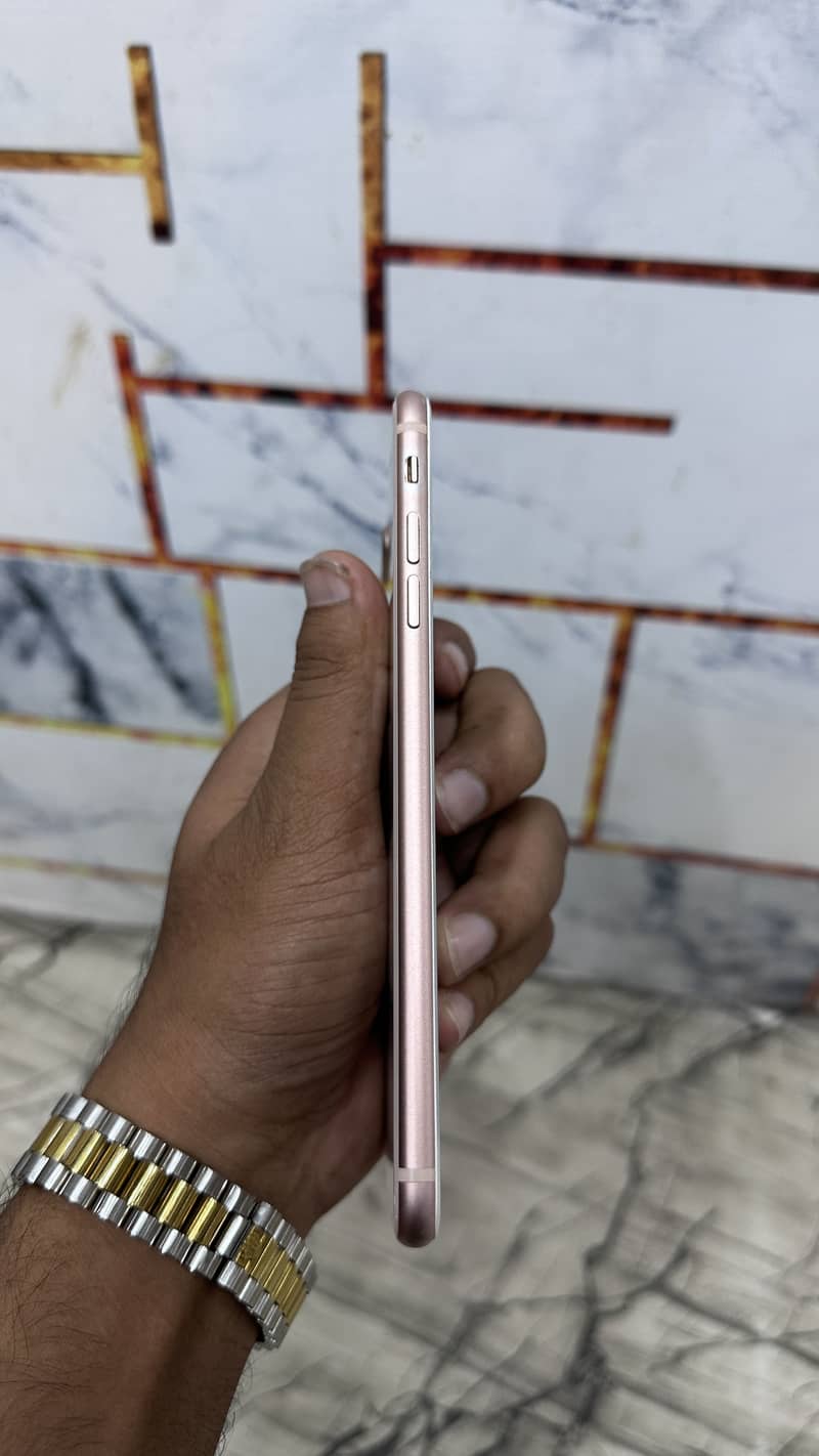 Apple iPhone 8 Plus 4
