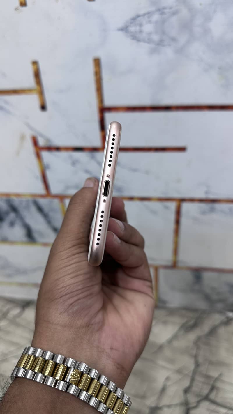 Apple iPhone 8 Plus 5