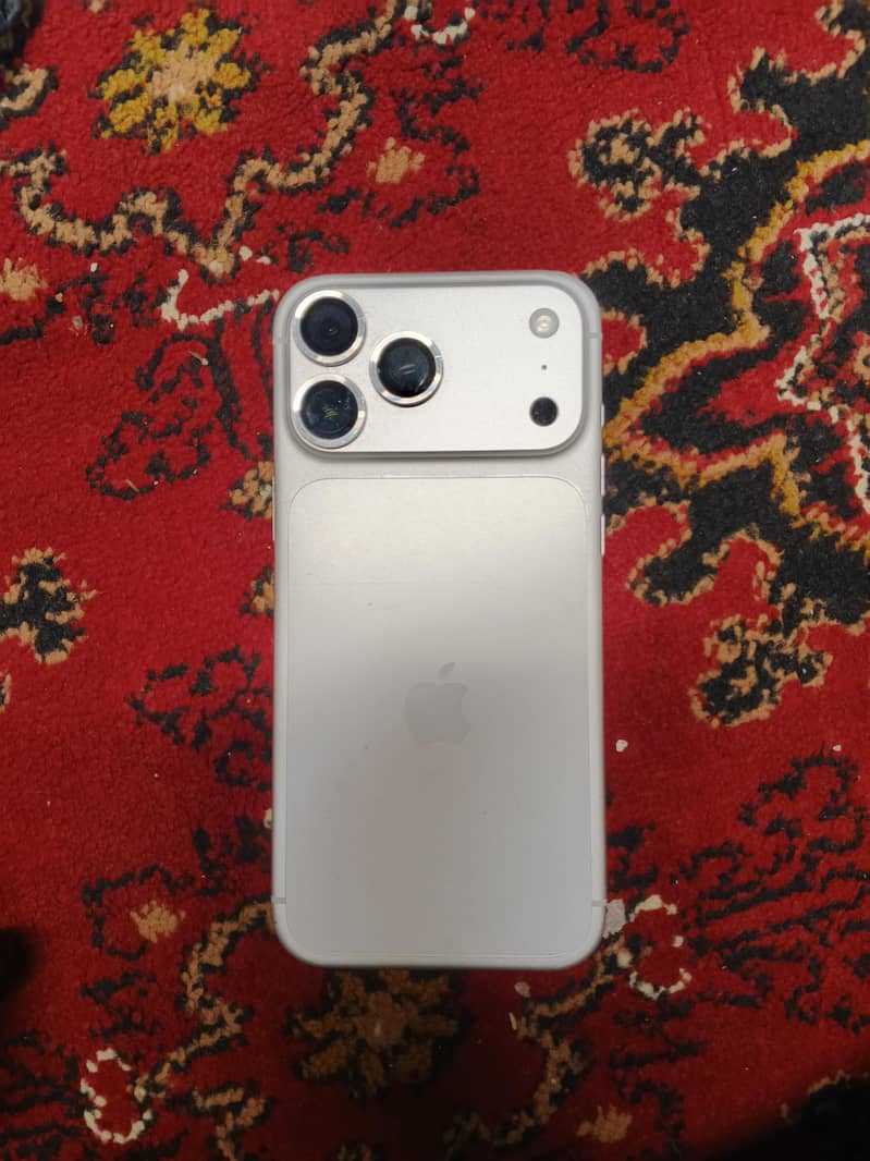 Apple iPhone 17 Pro Max 0