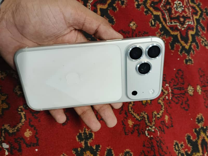 Apple iPhone 17 Pro Max 2