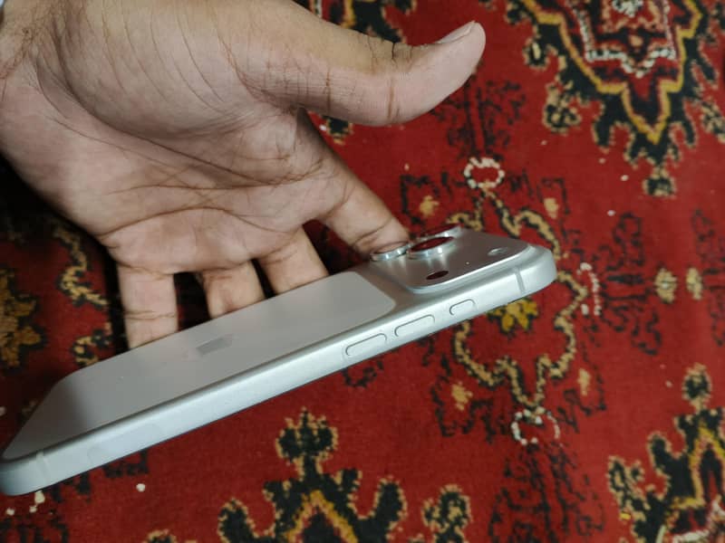 Apple iPhone 17 Pro Max 3
